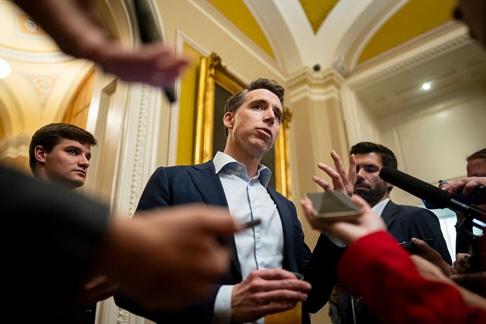 Should Congress Be Banned From Trading Stocks?